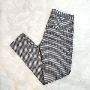 🟢 3/$40 H&M black and white patterned slacks